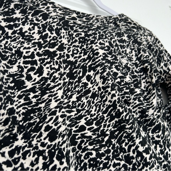 Motel Rocks Black and White Open-Back Blouse - Picture 4 of 9